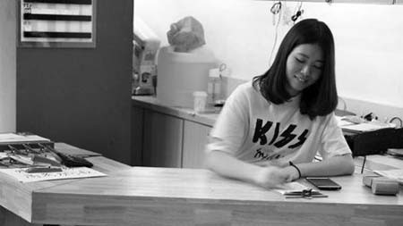 19名大学生边读书边开理发店创业 半年众筹到100万